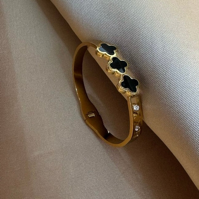 Non tarnish bracelet