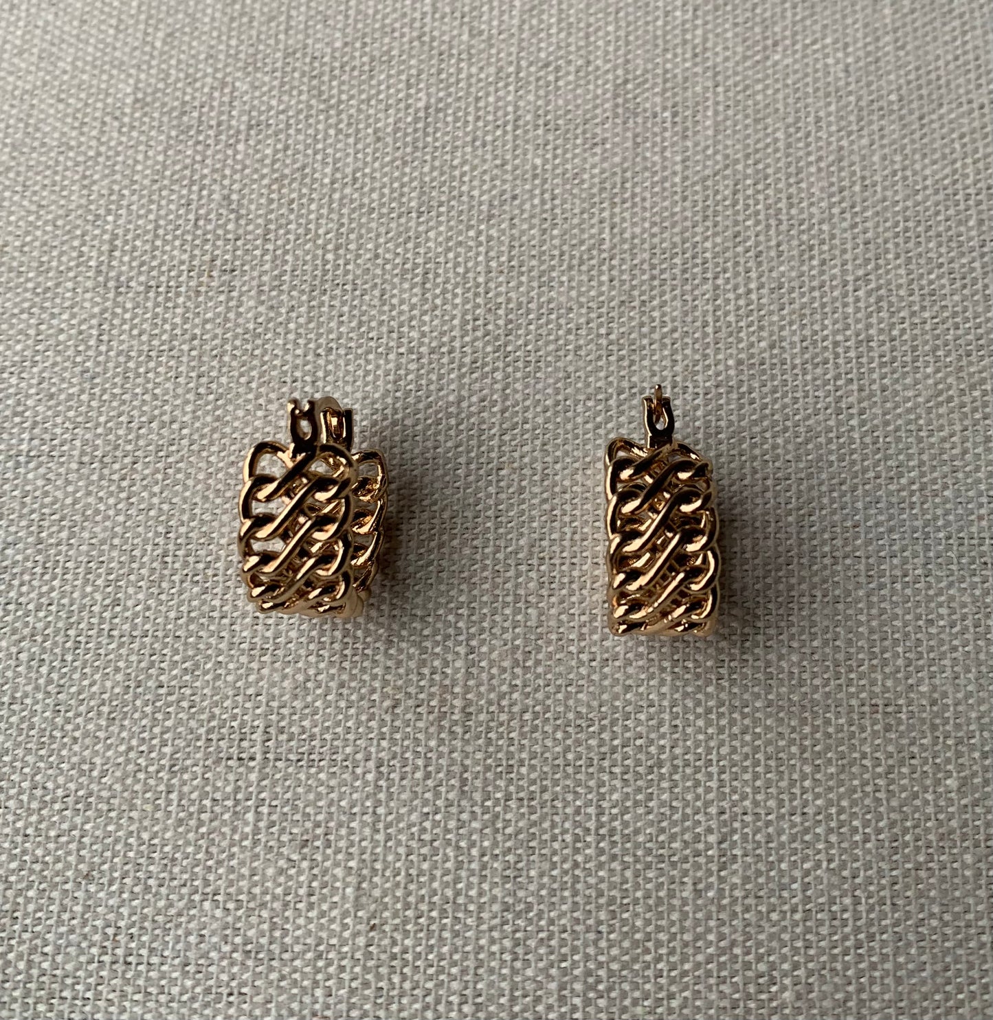 Non tarnish earring