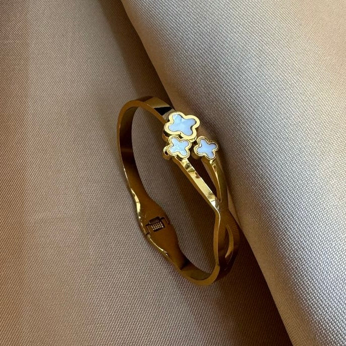 Non tarnish bracelet