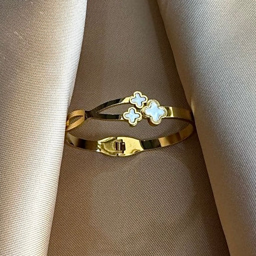 Non tarnish bracelet