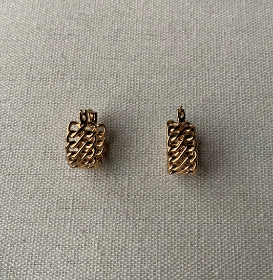 Non tarnish earring